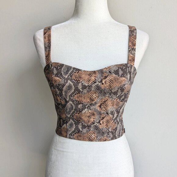Dynamite snakeskin print sleeveless crop top - Picture 1 of 7